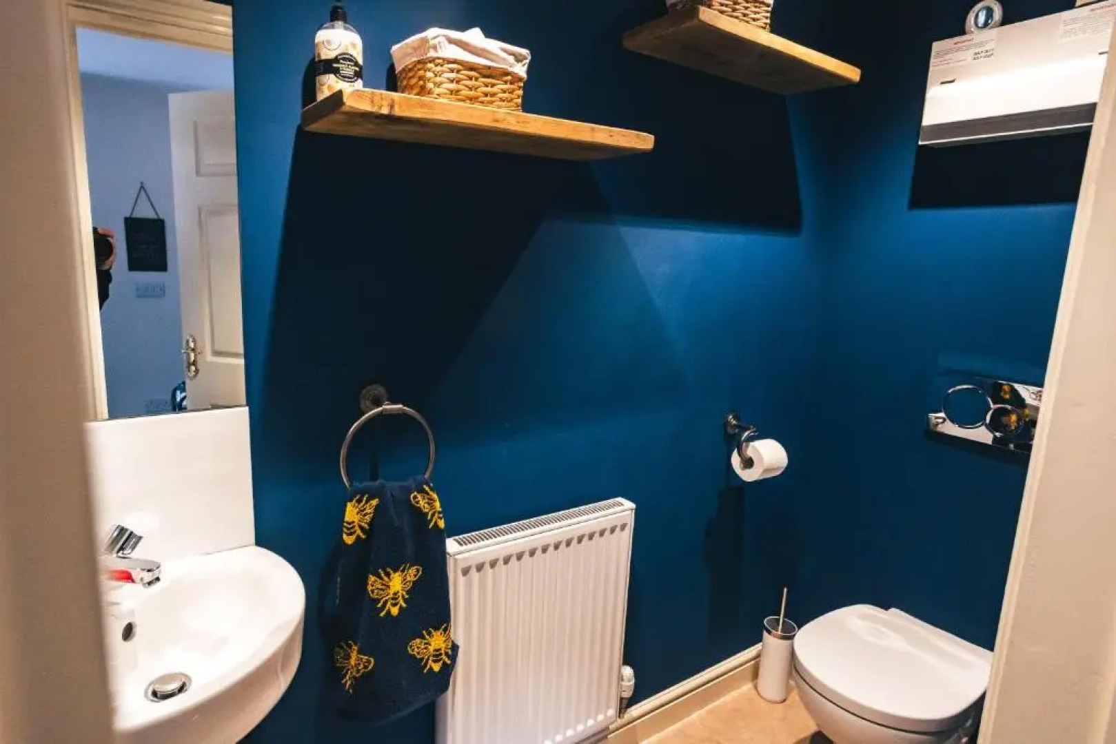 Woolpack Cottage - modern, 2-bed, centre of Wantage