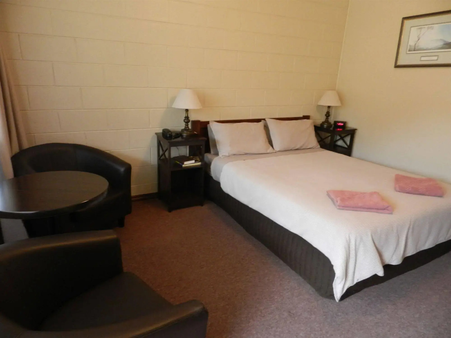 Twelve Apostles Motel & Country Retreat