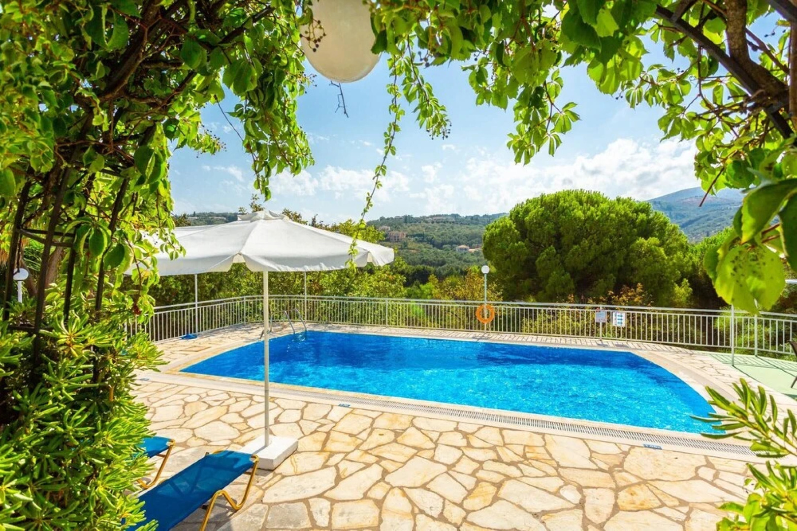 Cochelli Villa Upper Swimming Pool Walk to Beach Sea Views A C Wifi Car Not Required - 205