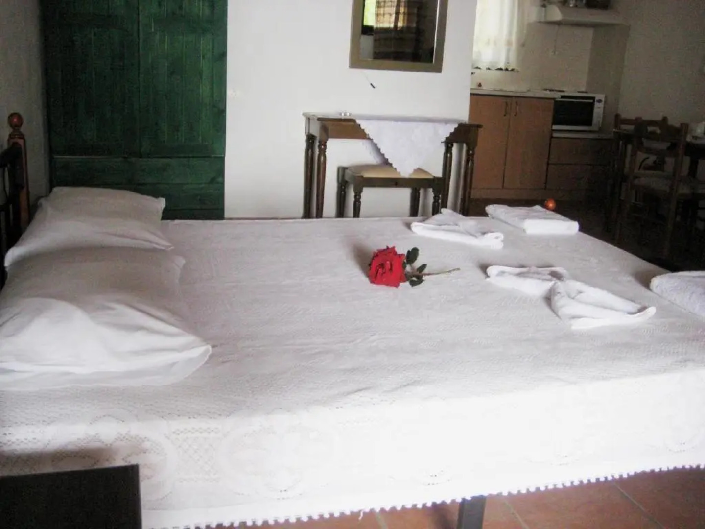 ΤΟΥΡΙΣΤΙΚΕΣ ΕΠΙΠΛΩΜΕΝΕΣ ΚΑΤΟΙΚΙΕΣ φροσω χωριατη