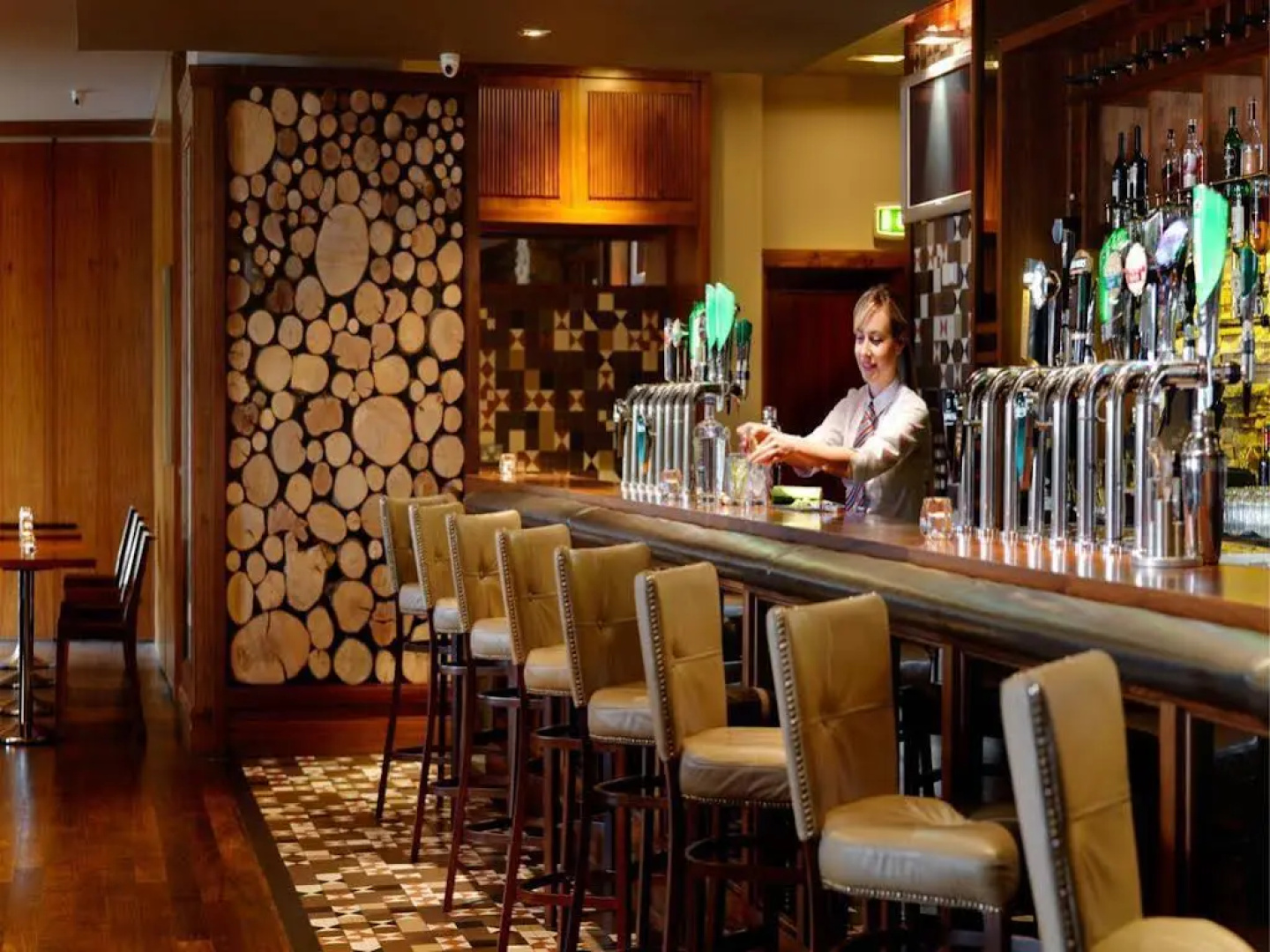 The Manor West Hotel & Leisure Club