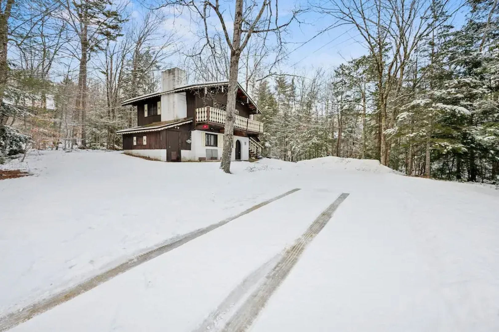 Charming Alpine Retreat Near Attitash Ski Mountain 3 Bedroom Chalet