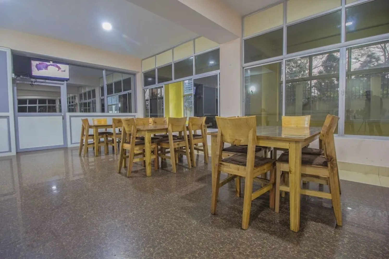 OYO 28084 Hotel Pangolin