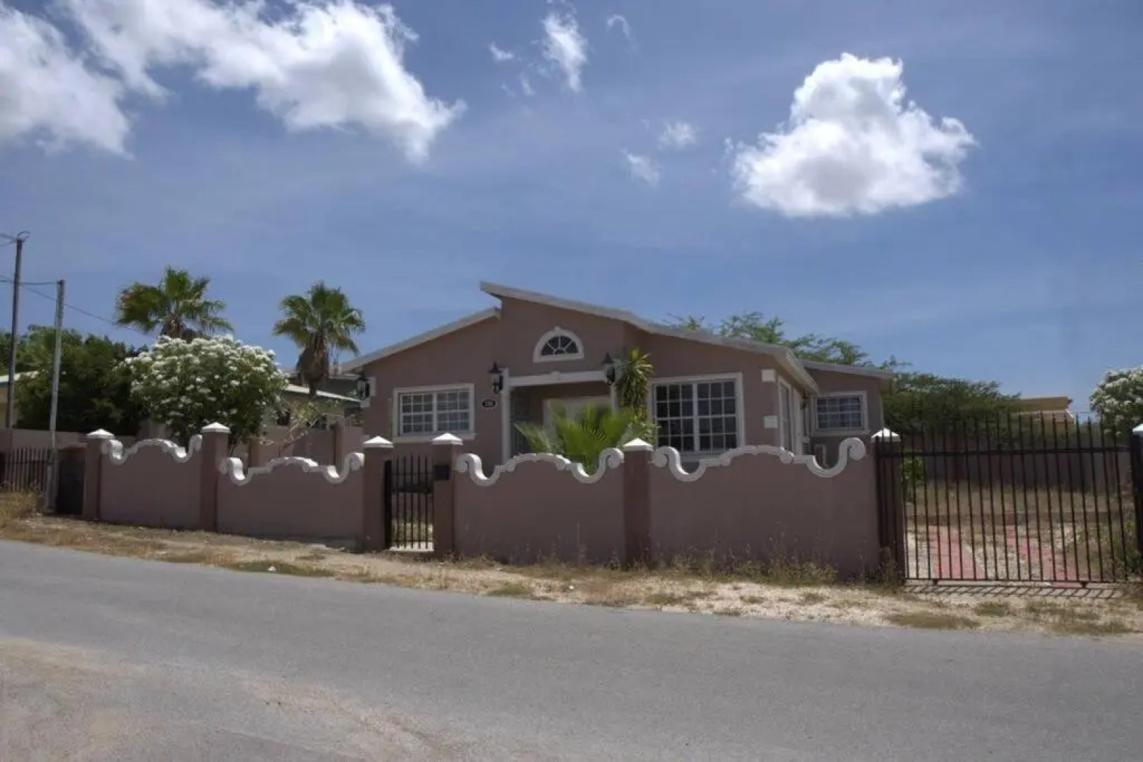 Beautiful house in Sabana Basora Aruba!