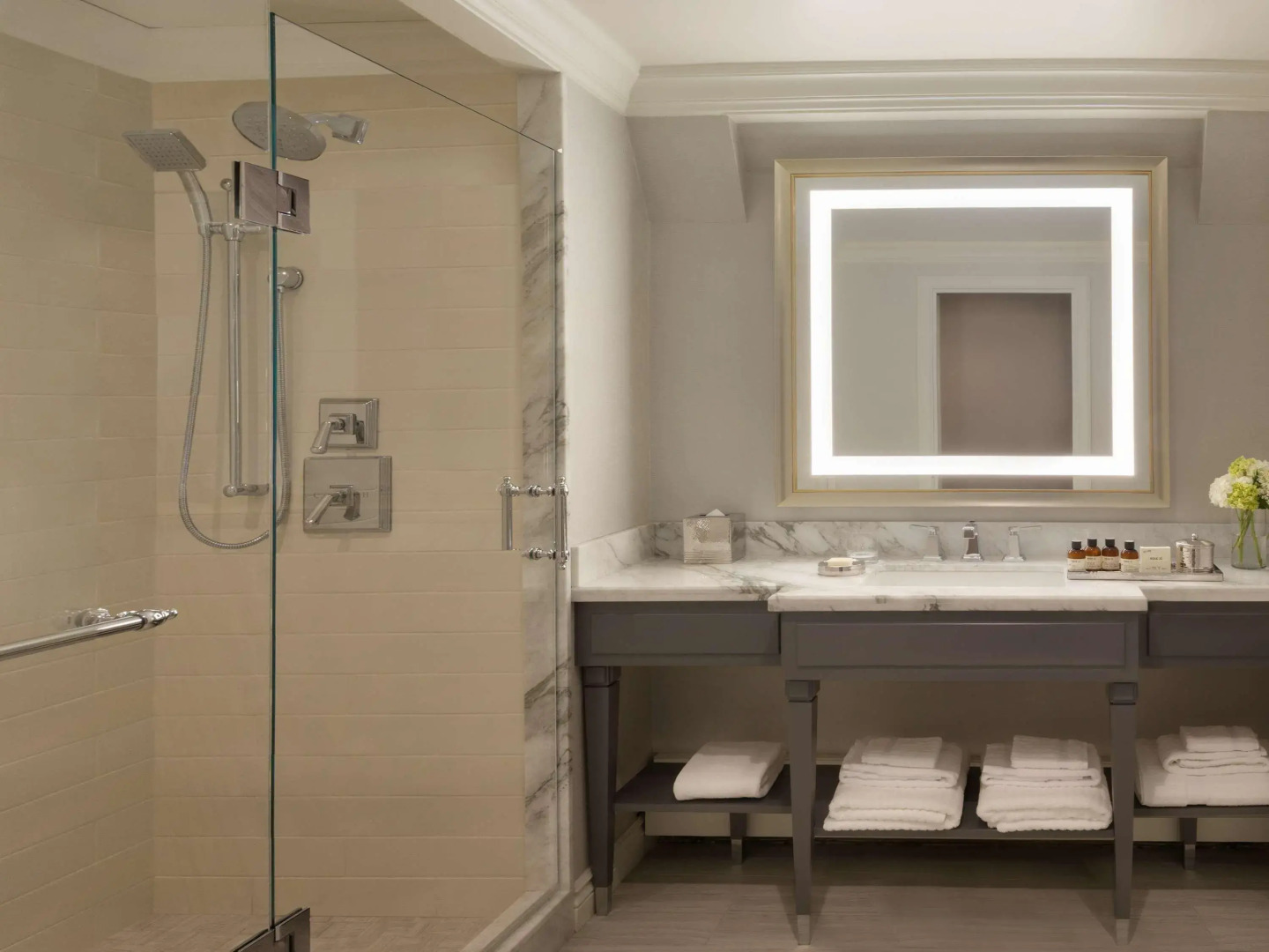 Fairmont Hotel Macdonald