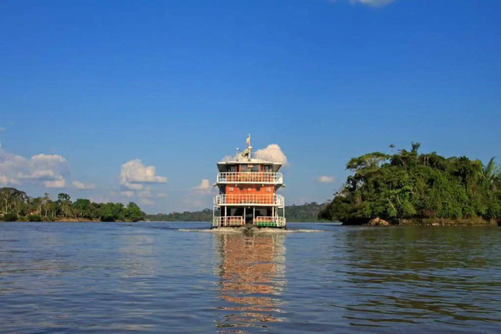 Manatee Amazon Explorer