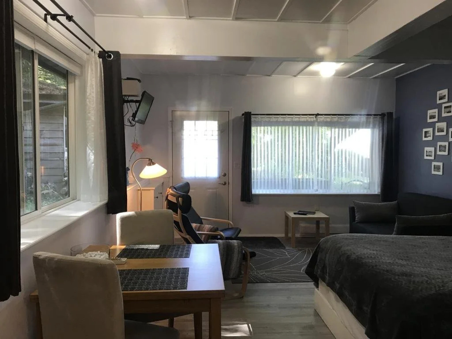 Blue Cat Cottage Bed and Breakfast