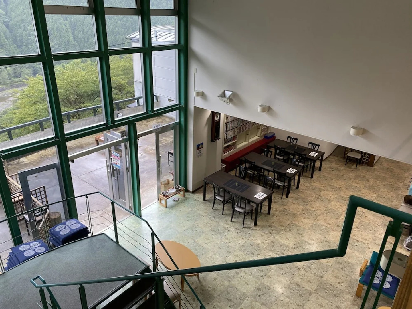 Riverside Hostel B&B – Hostel