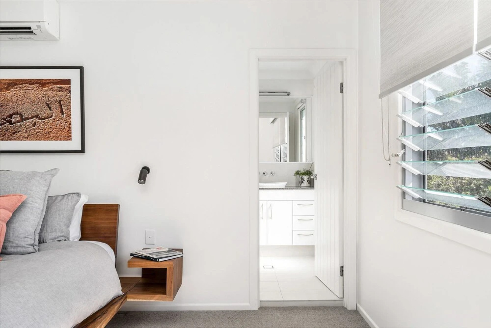 A PERFECT STAY - Shore Beats Work