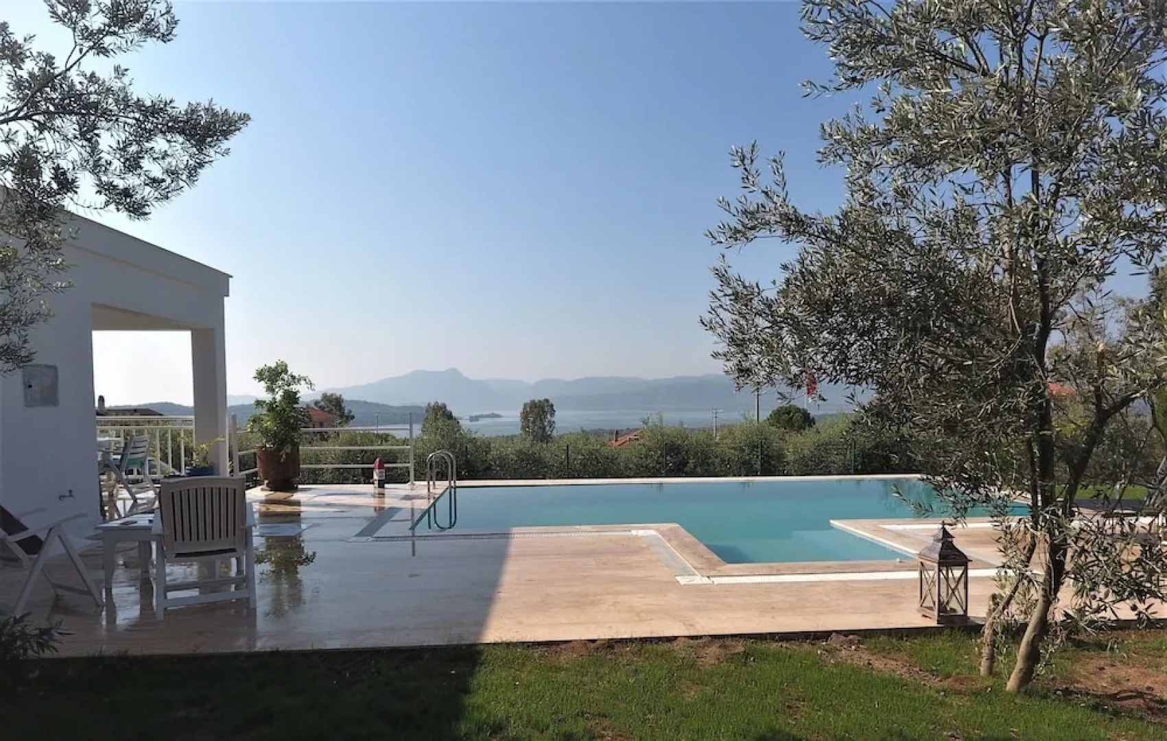 Calypso Lakeview Villas