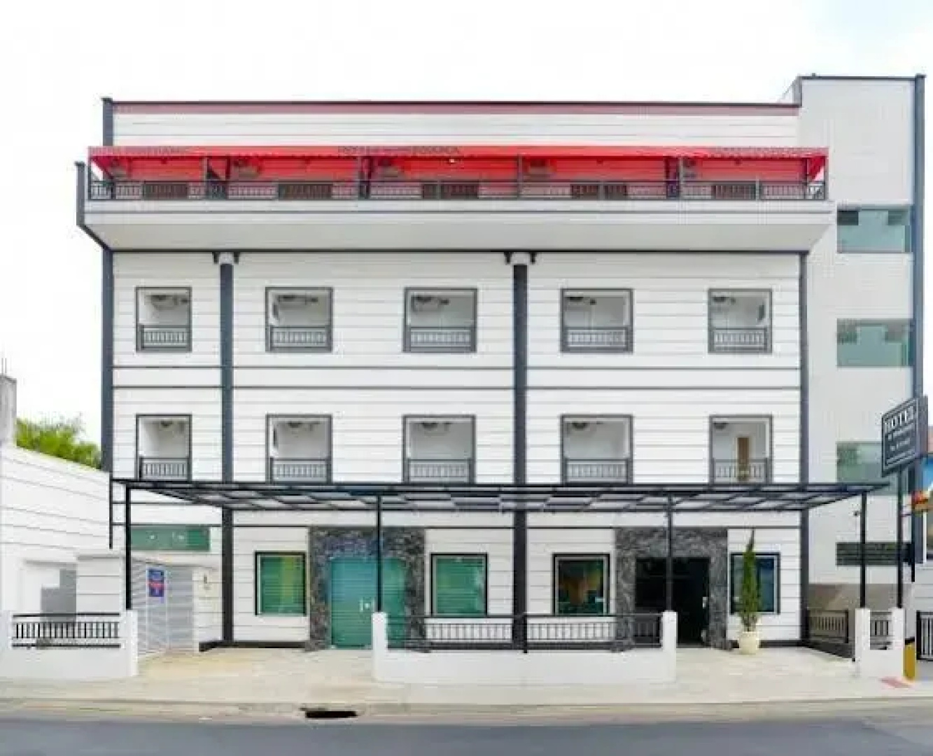 Rohedama Hotel