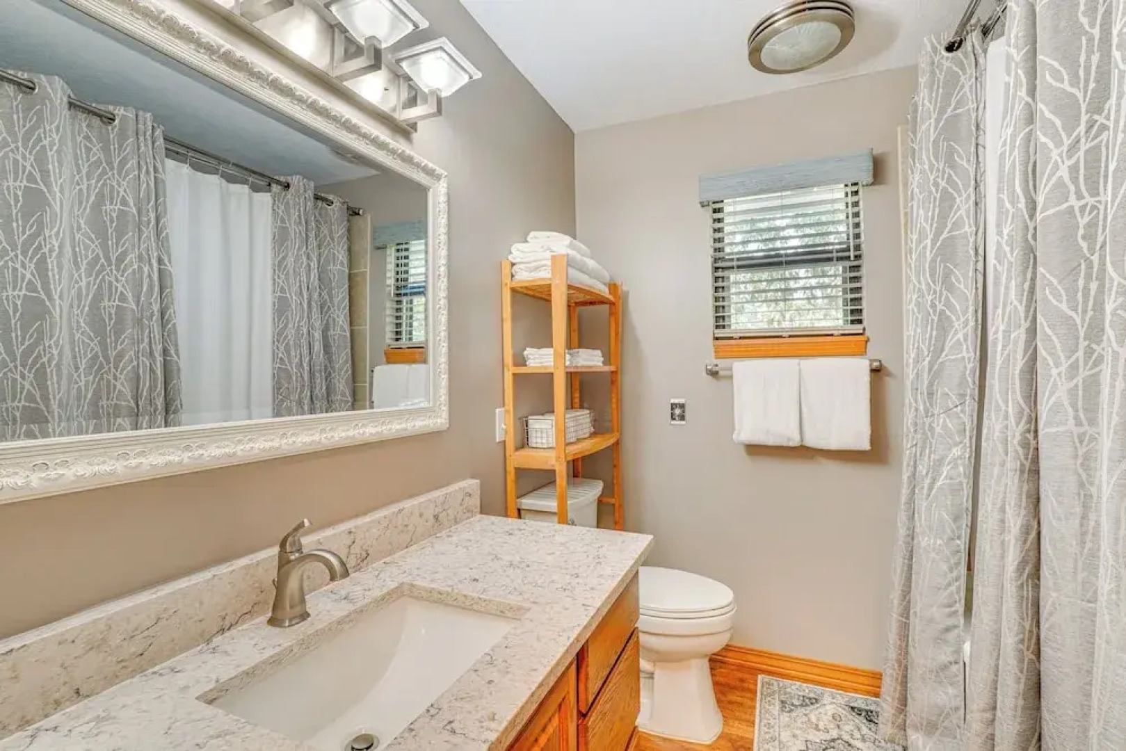 Near Dtwn Eureka Springs: Holiday Island Home!