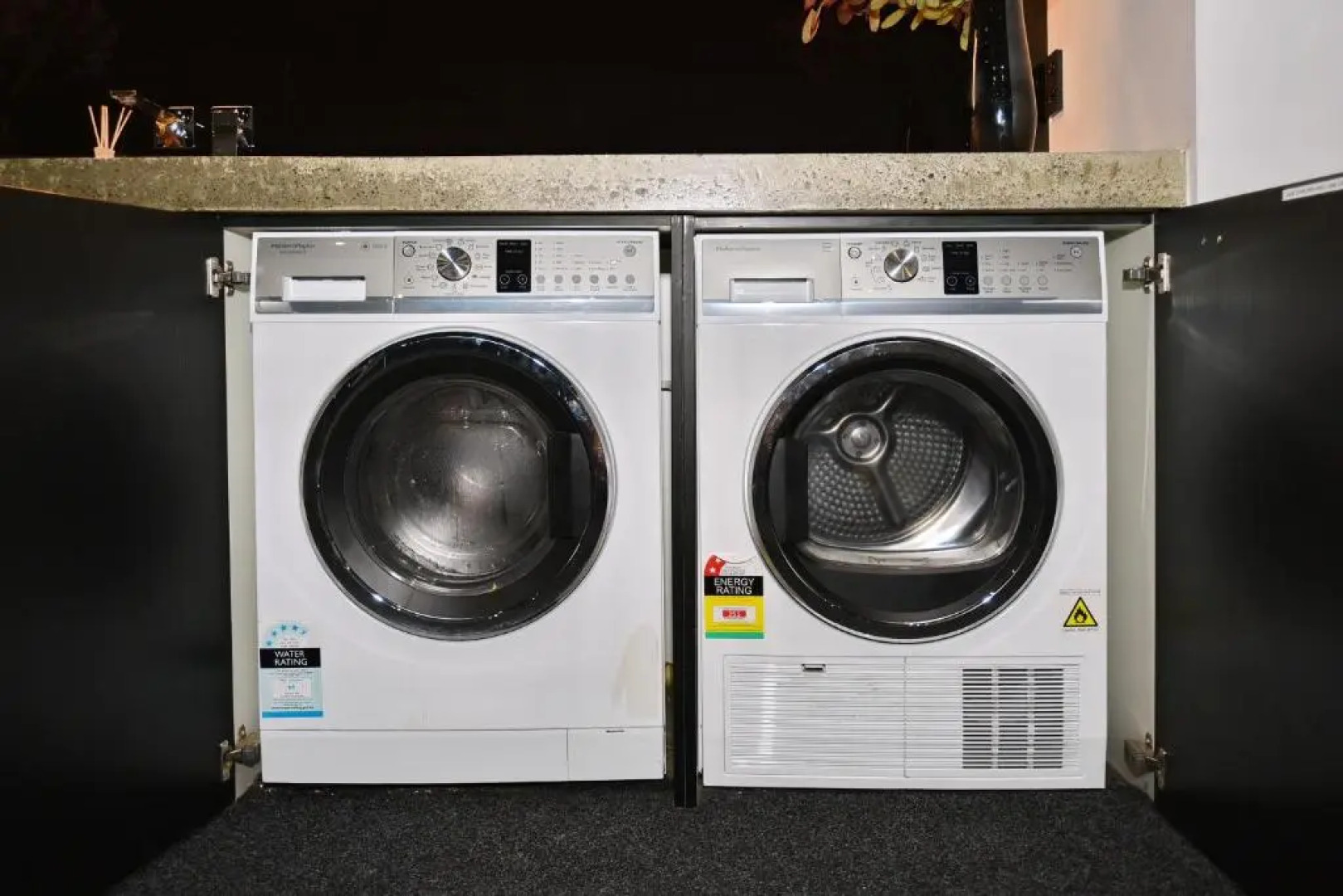 Bridle Path Retreat - Modern Private Luxury