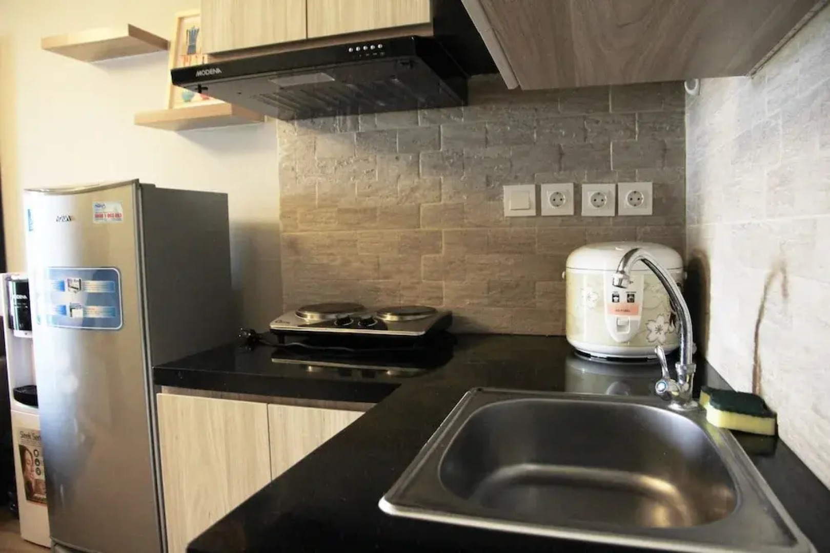 Deluxe and Comfortable The Springlake Summarecon Apartment