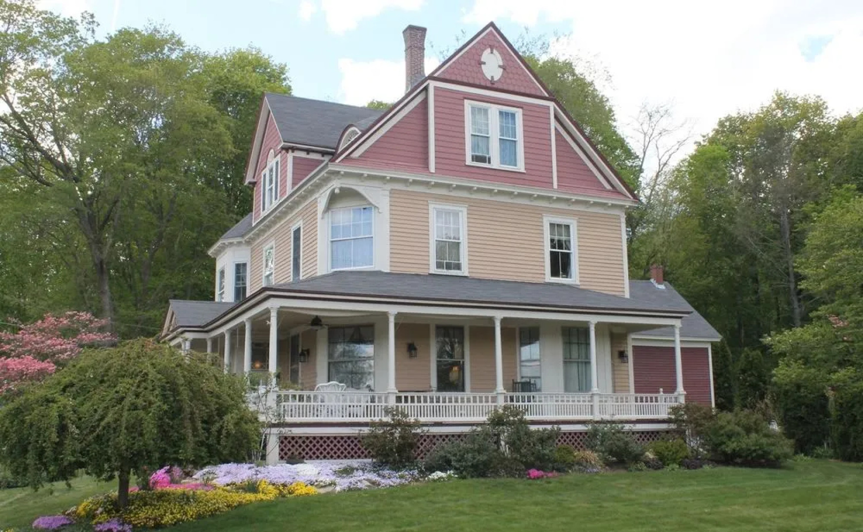 The Sleigh Maker Inn Bed and Breakfast
