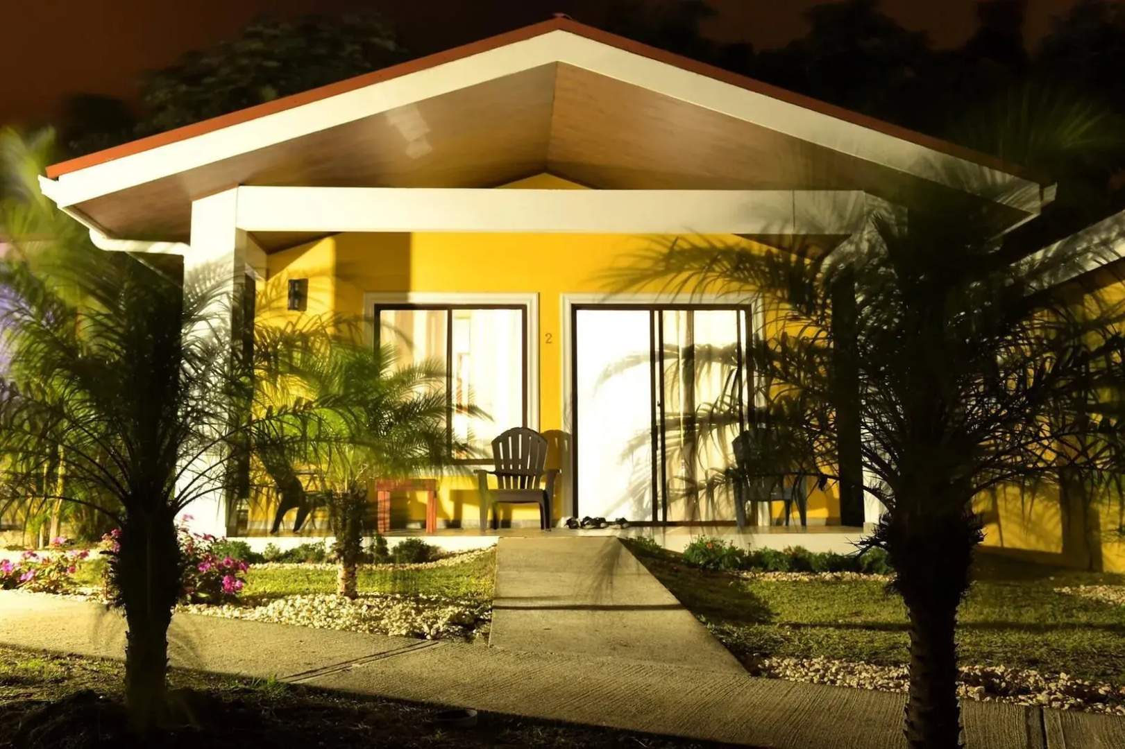Lake Gardens Arenal Villas