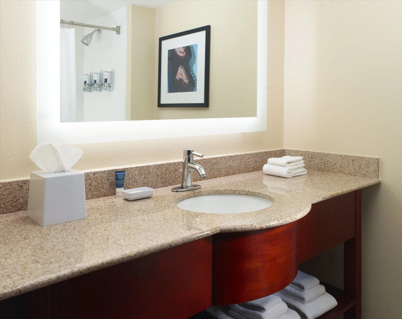 Four Points by Sheraton Nashville Airport