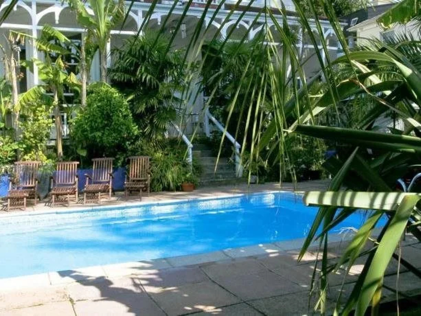 Cary Court - Guest House