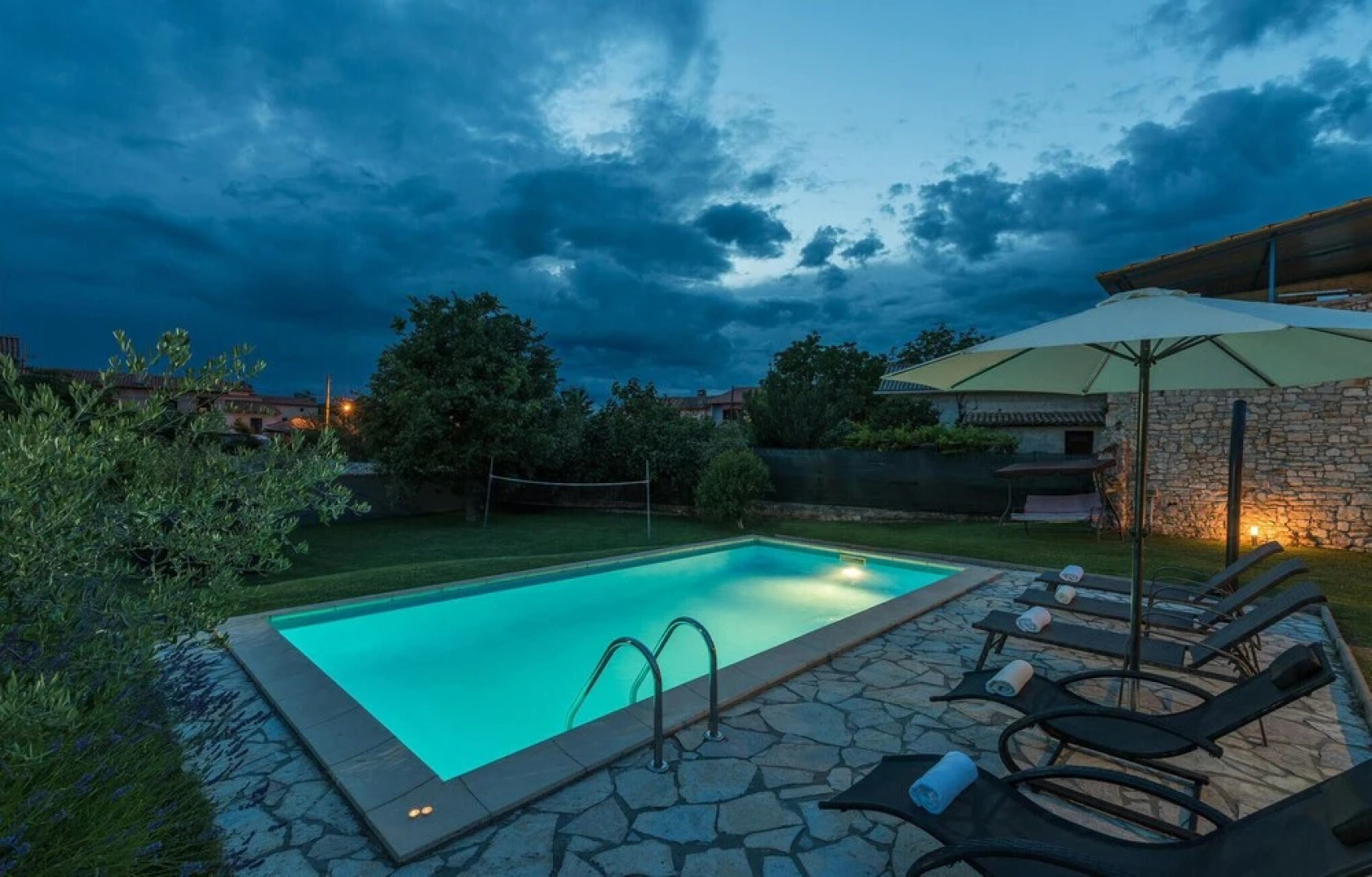 Stunning Home in Barban With Wifi and 2 Bedrooms