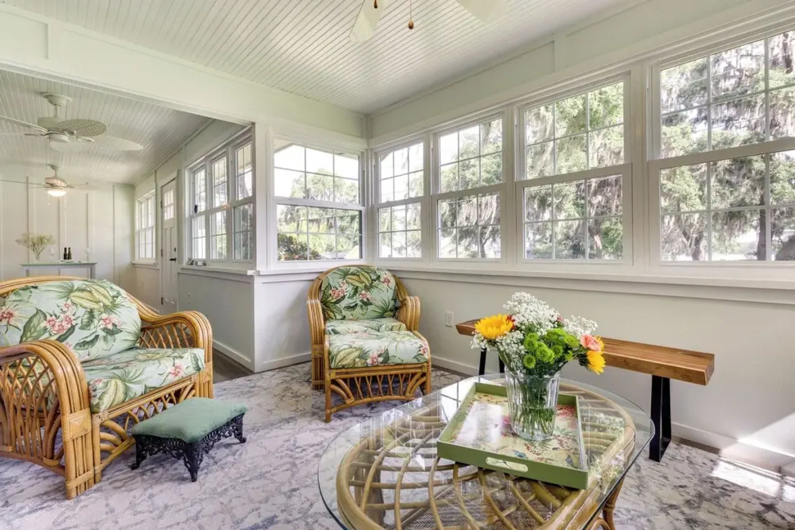 Walk to Lakes! Tropical Escape in Mount Dora