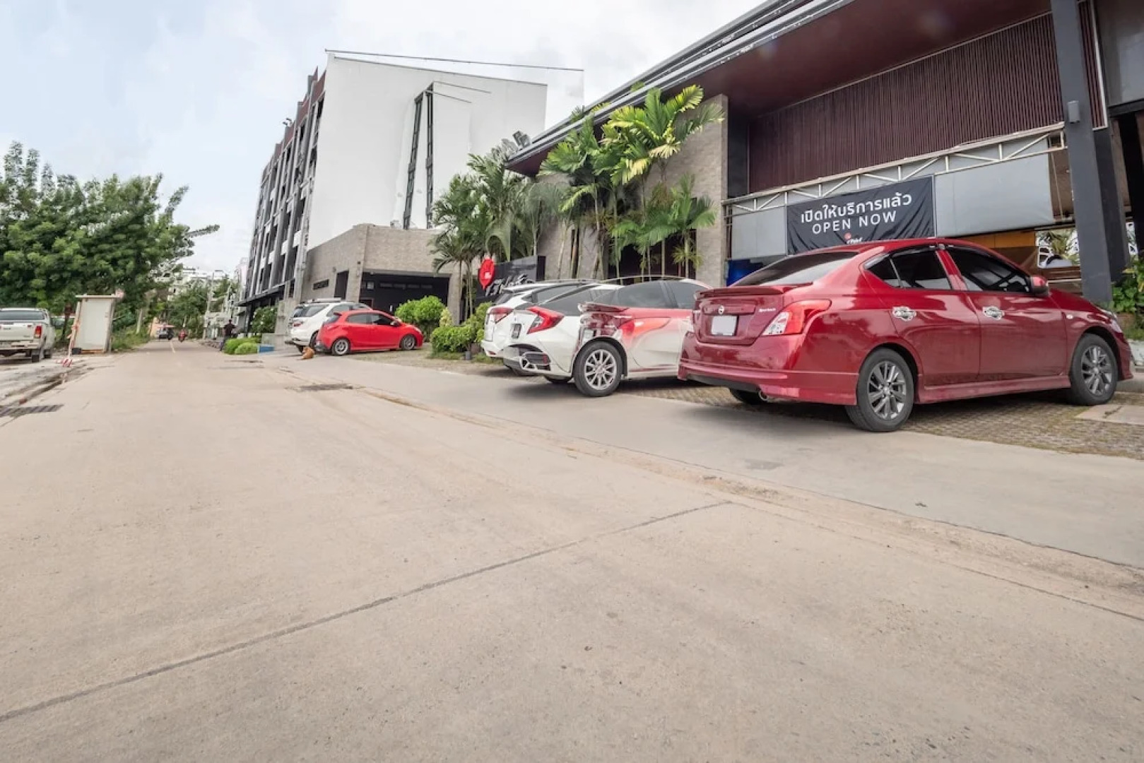 CAPITAL O 1088 Golden Dragon Beach Resort