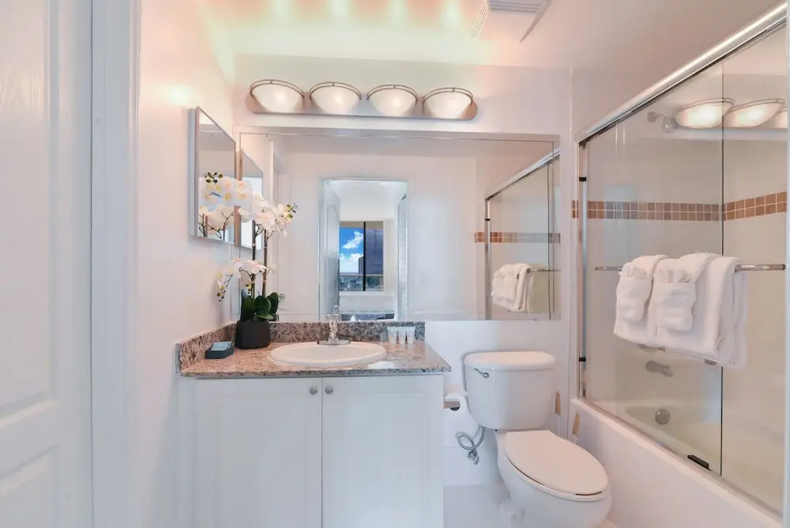 Luxury Sunny Isles Beach Condos by Hosteeva