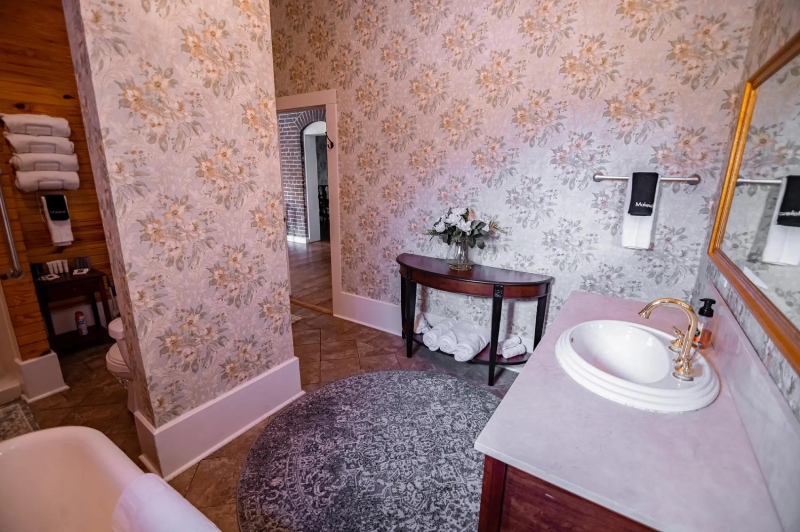 The Manor 1885 Altamont