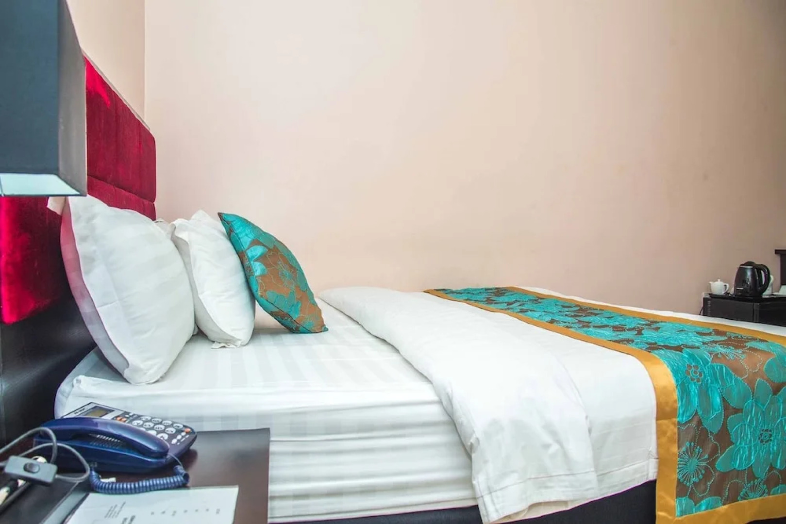 Royal Crest Hotel & Suites