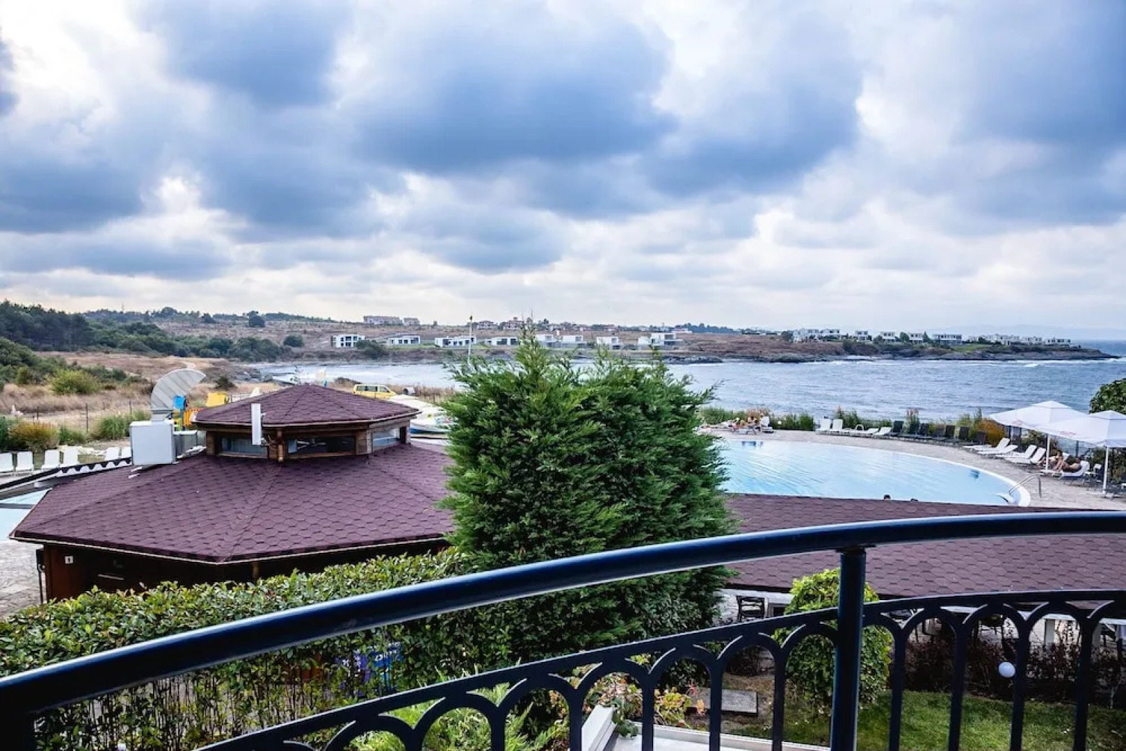 FM Deluxe 2-BDR Apartment in Sun Resort with Sea View