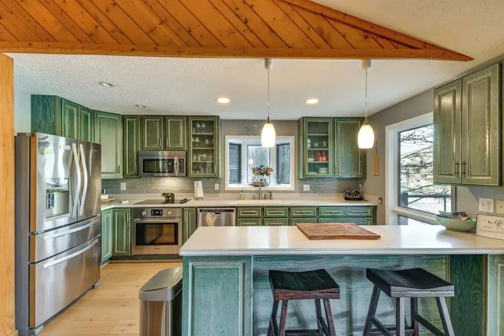 Hot Tub & Lakefront Deck: Cabin in Blue Ridge Mtns