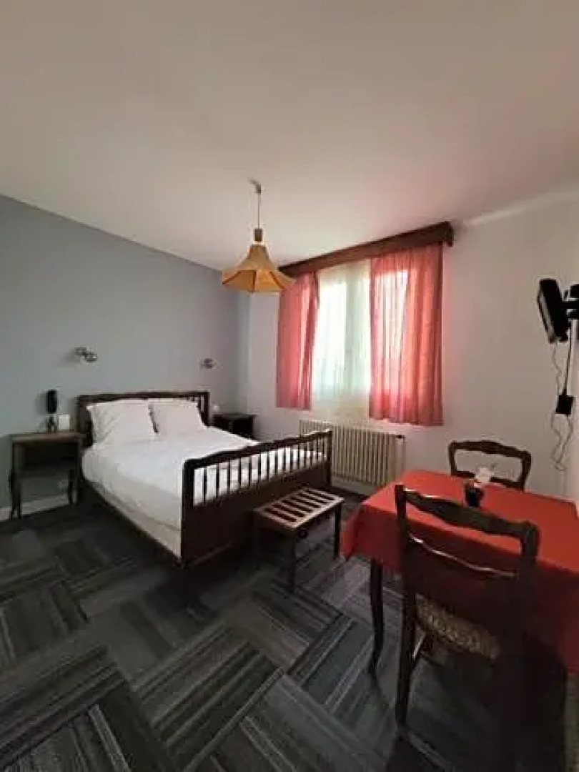 Hotel Restaurant Carrier