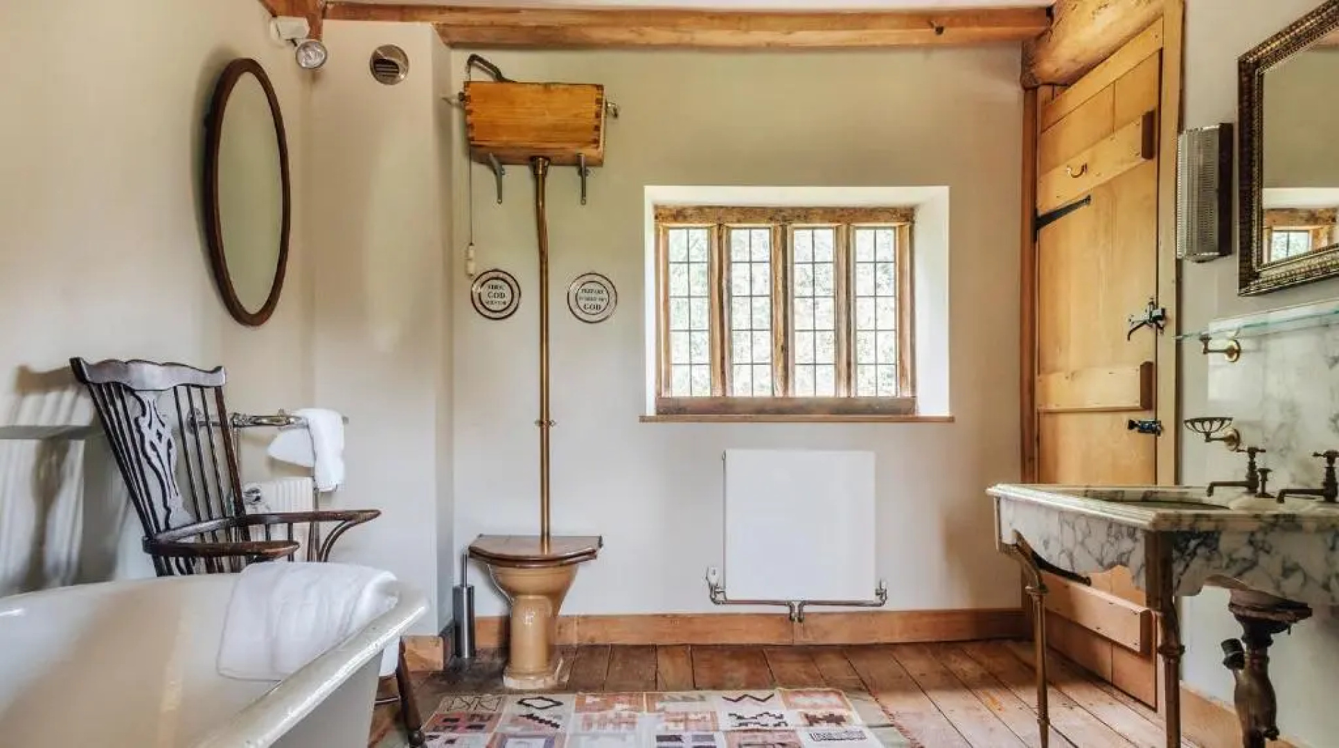 Lavish Tudor Estate Gardens - Sleeps 25