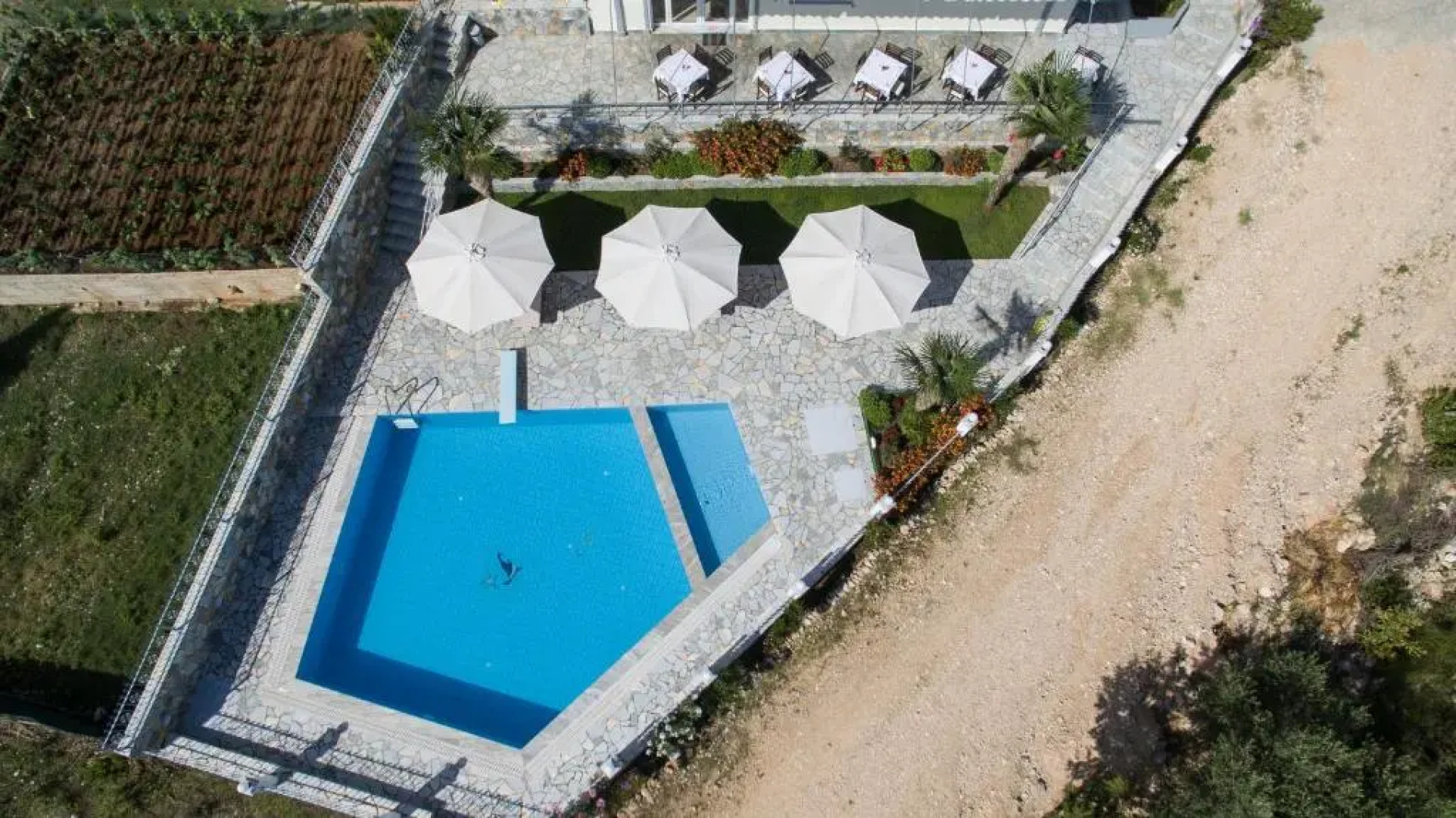 Perivolos Apartments