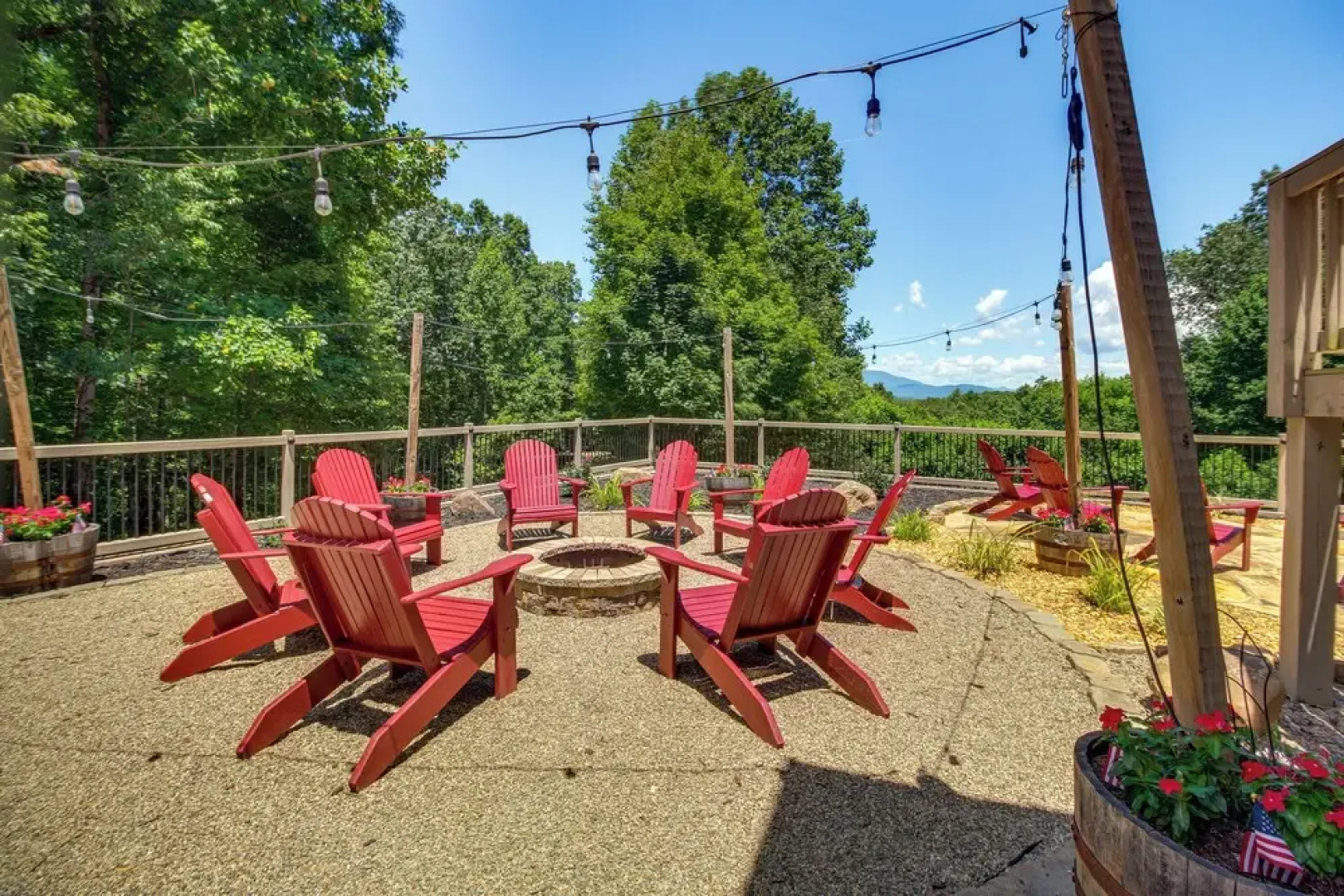 Ellijay Cabin w/ Hot Tub & Mountain Views