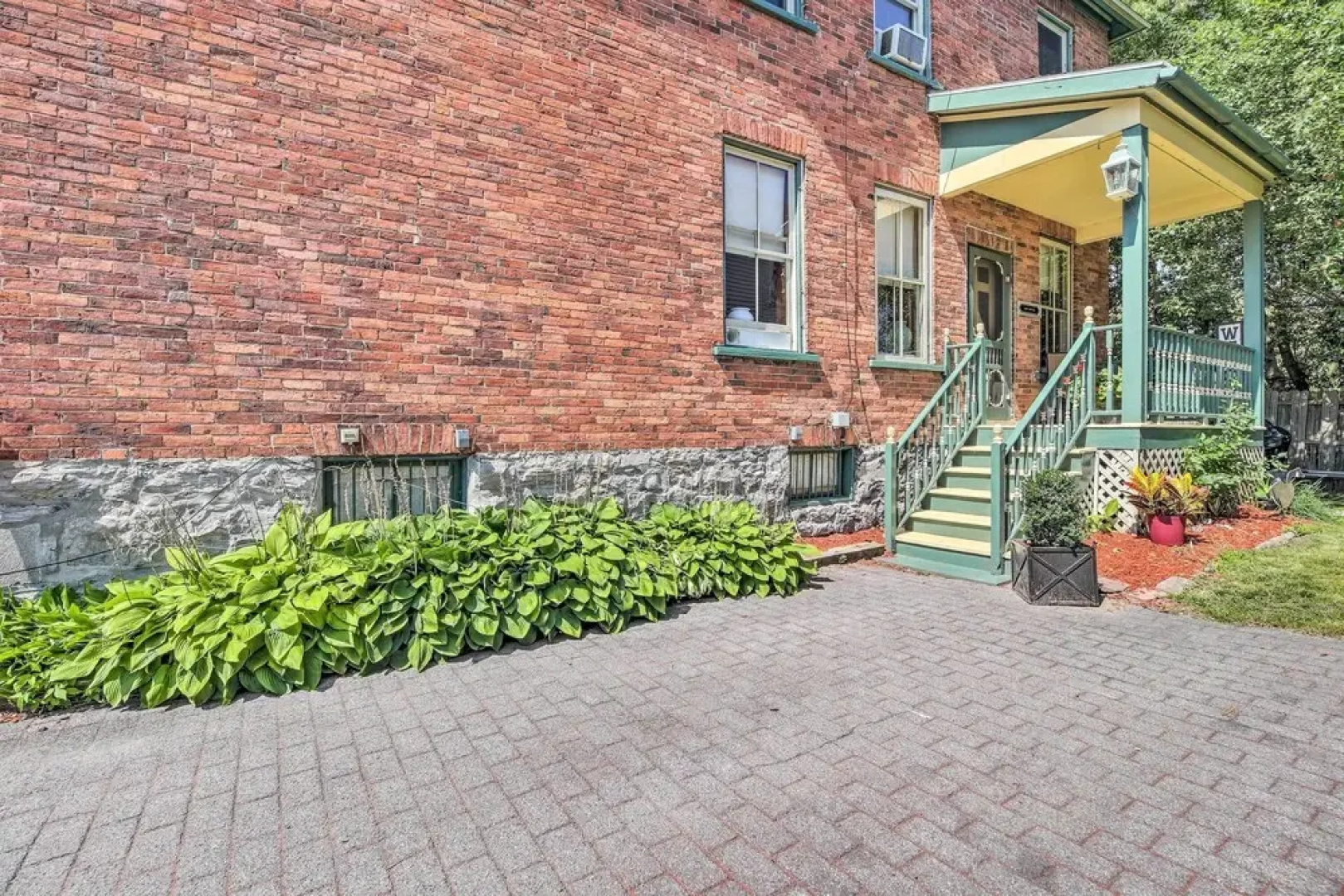 Historic Apartment - Half Mi to Lake Champlain!