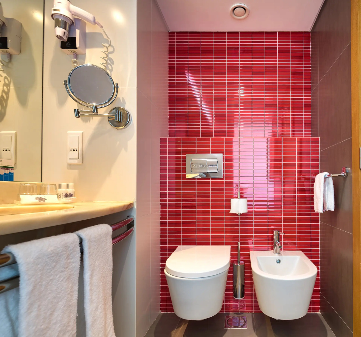 Four Views Monumental Lido