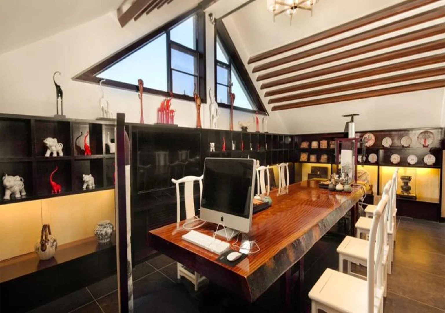 Elephant Trunk Hill Hotel