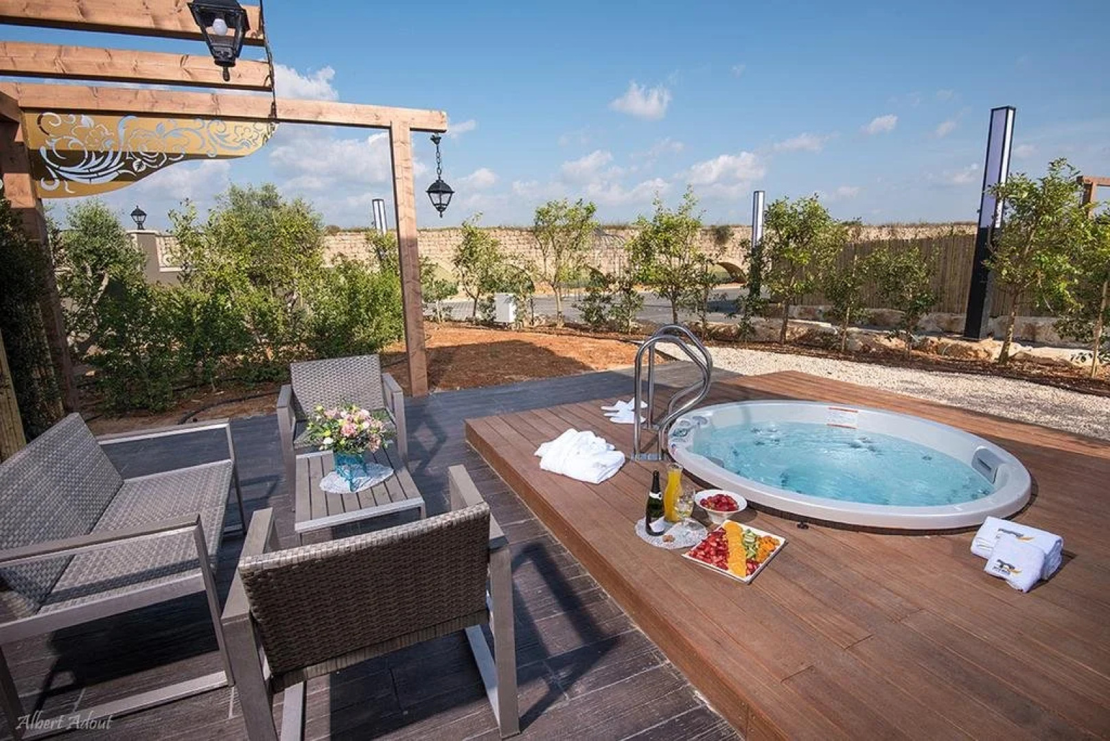 Sandrine Hotel & Spa