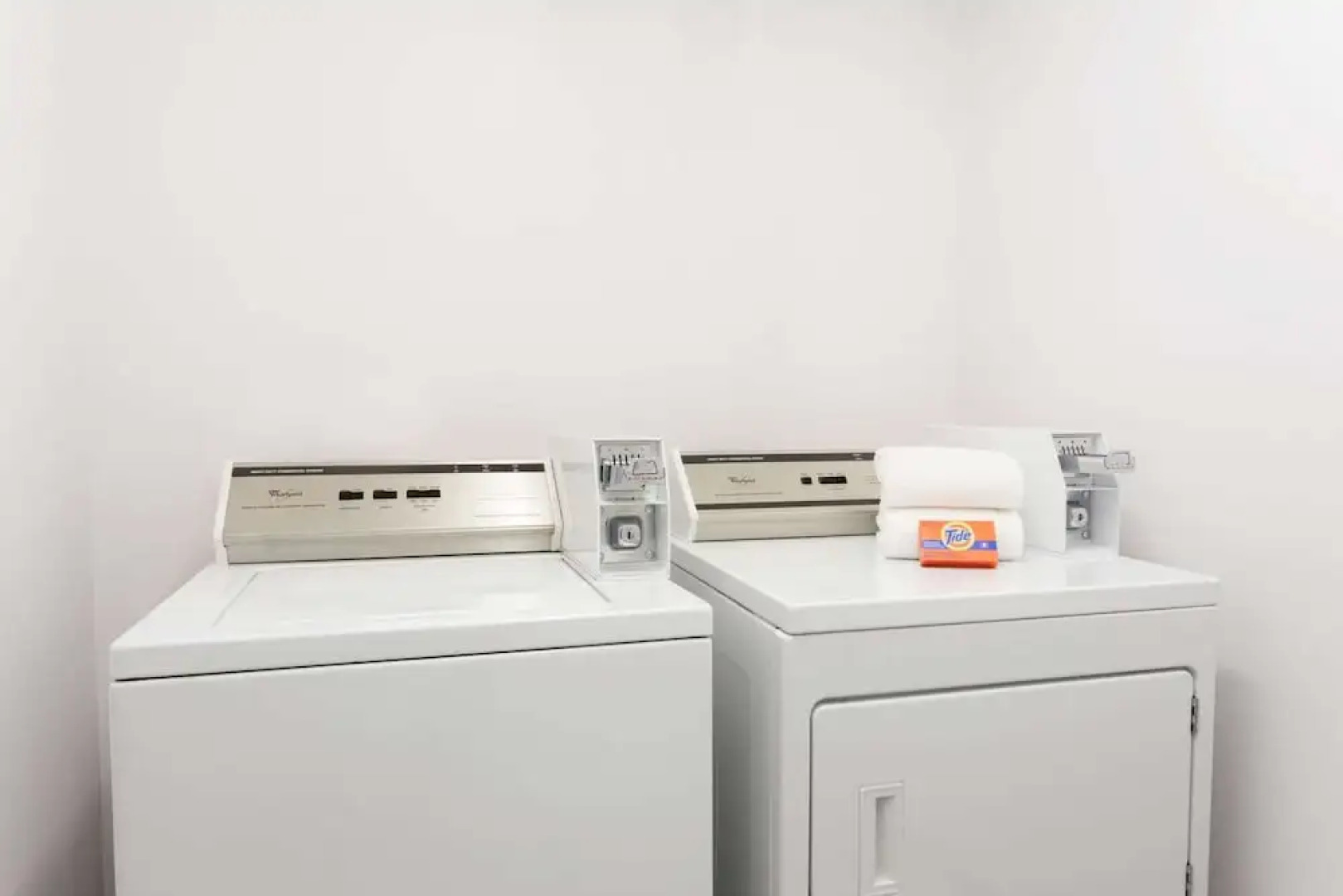 Super 8 Lake Country/Winfield Area