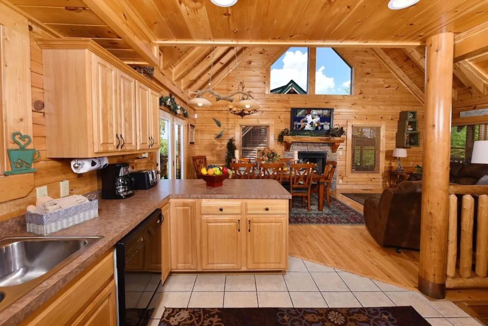 Knockin' On Heaven's Door - 5 Br cabin by RedAwning