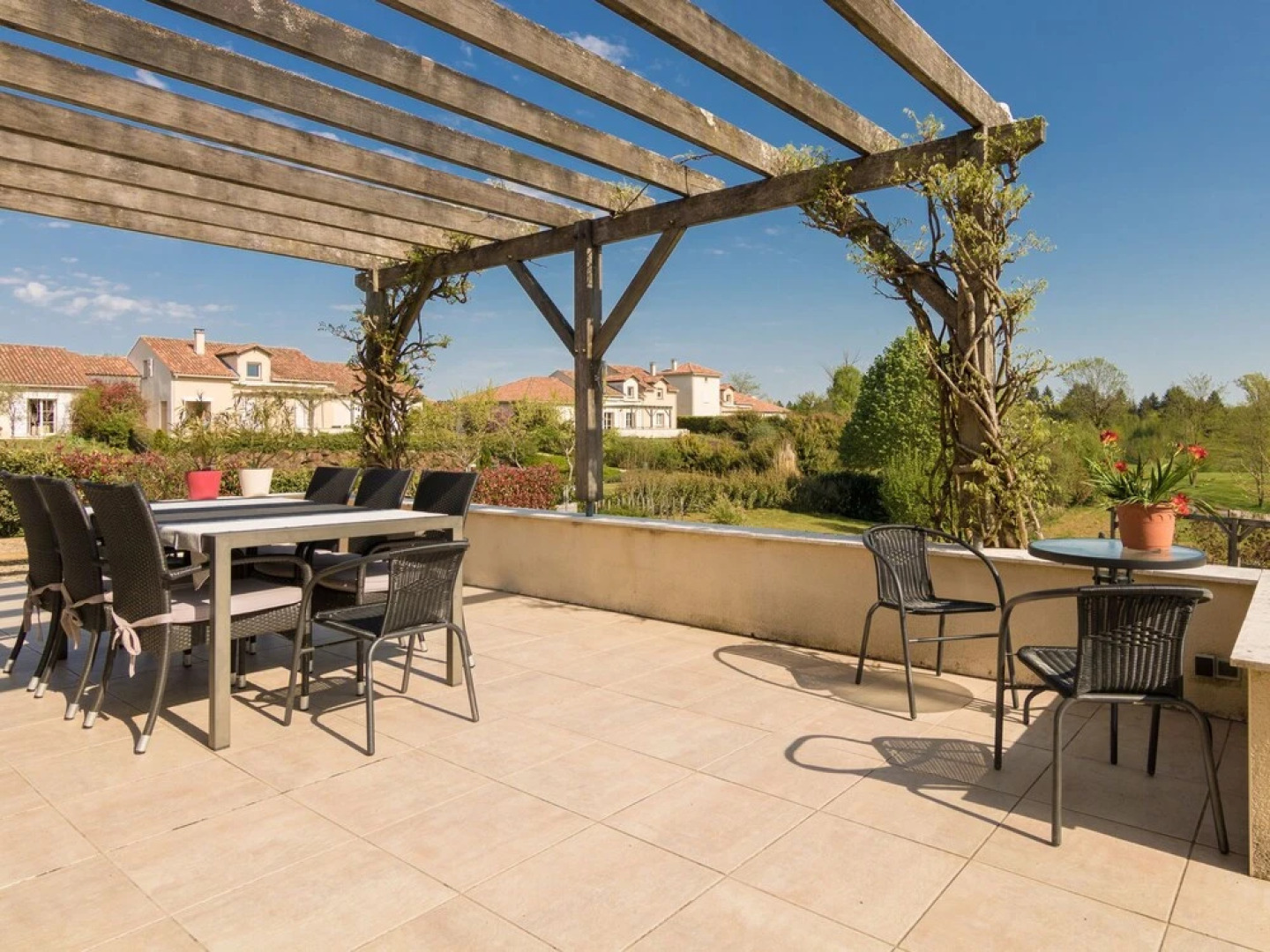 Luxurious Villa in Rouzede with Private Pool