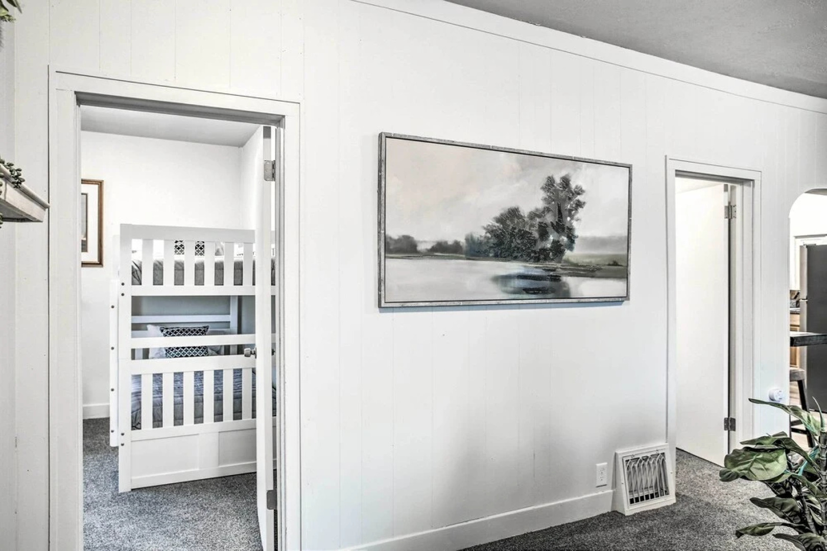 High-end & Homey Family Abode: Walk Downtown!