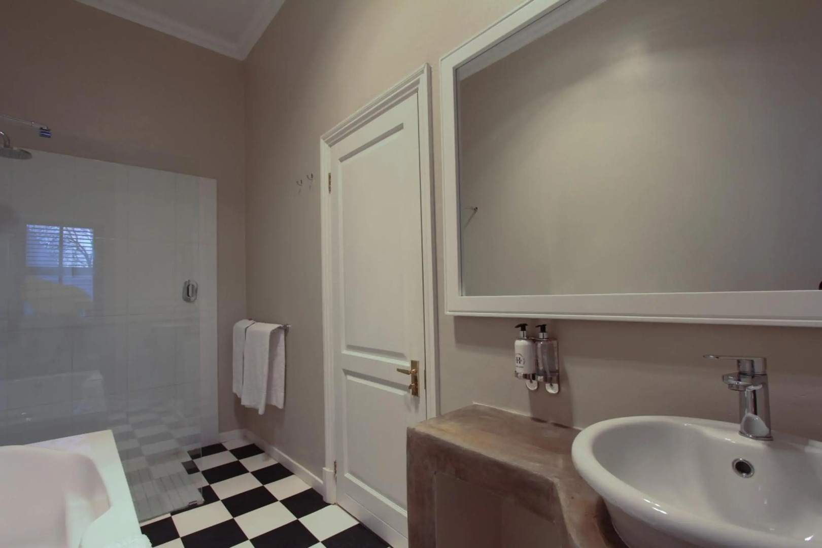 Nottingham Road Hotel