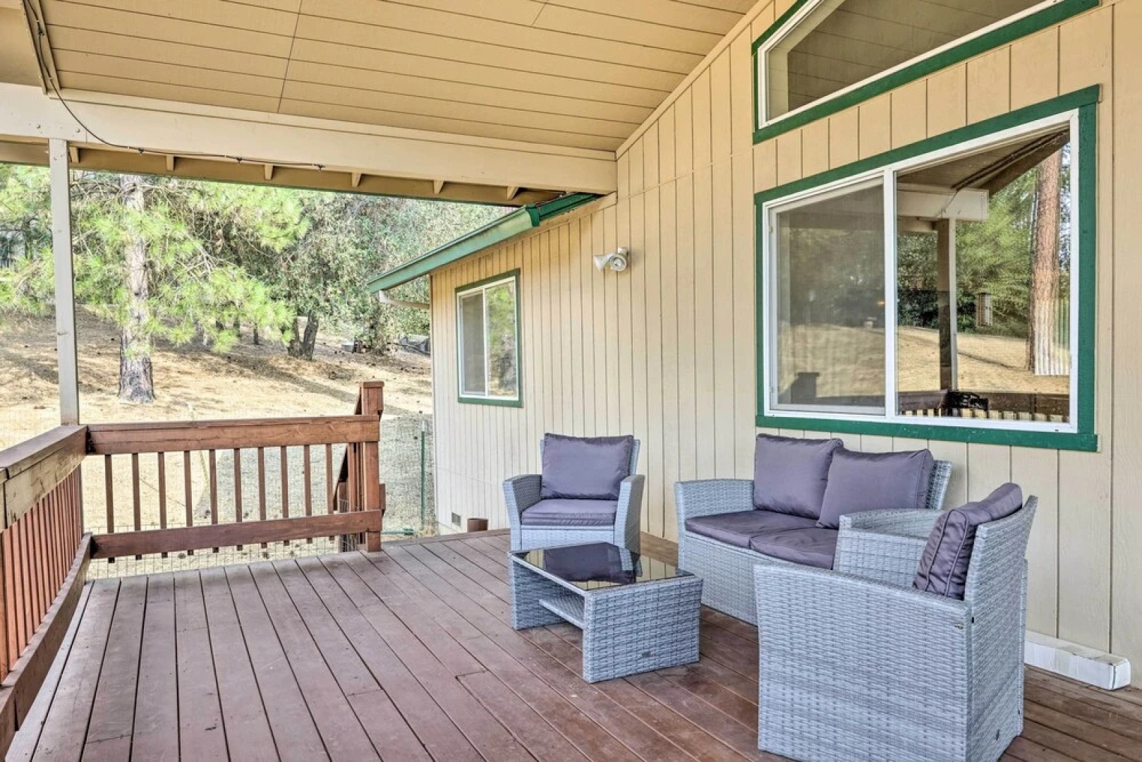 Woodsy Groveland Cabin w/ Deck < 3 Mi to Lake