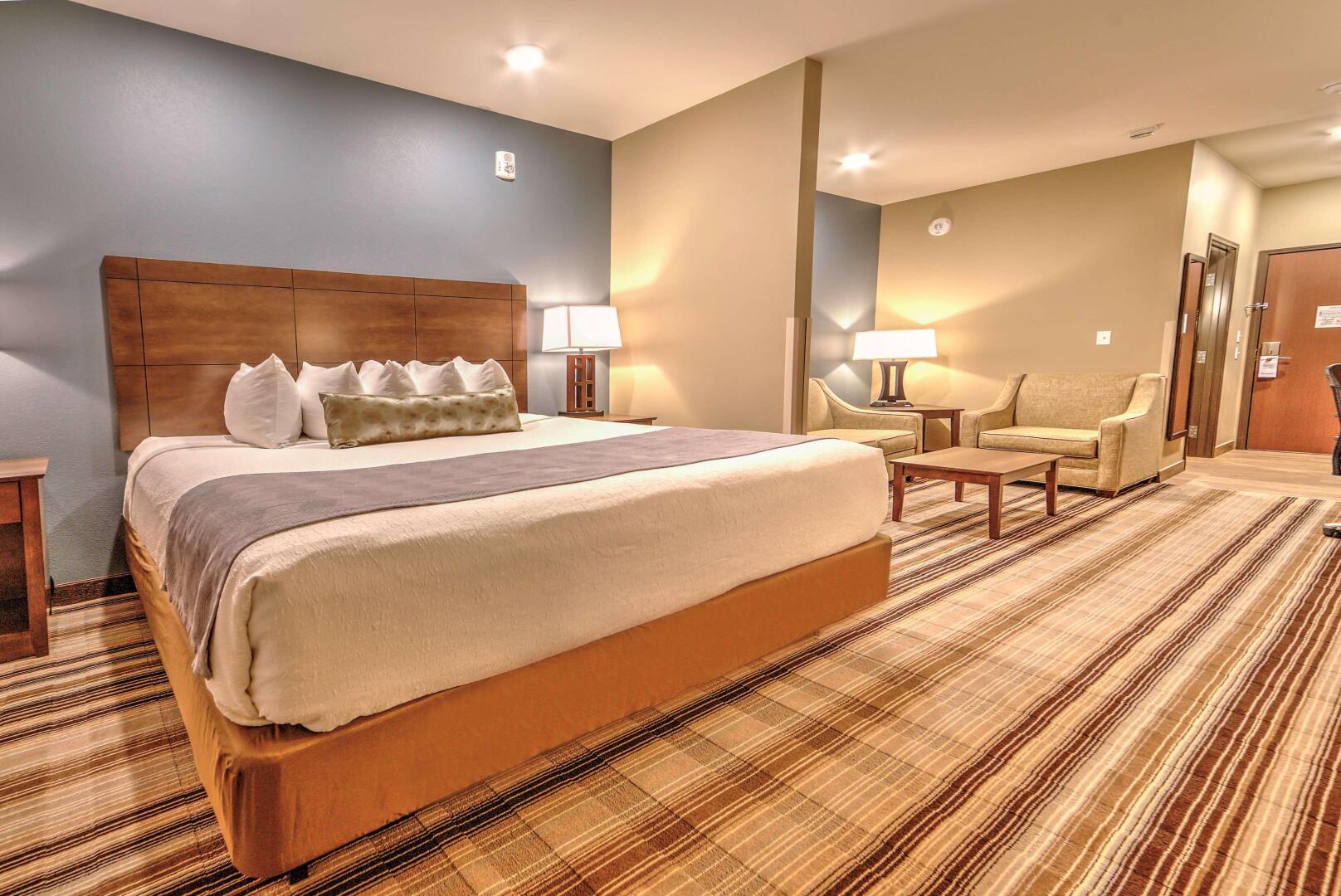 Best Western Plus Overland Inn