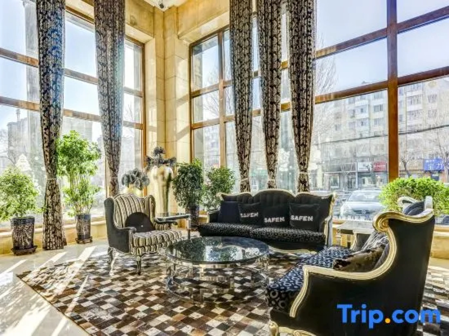 Roman Garden Business Center