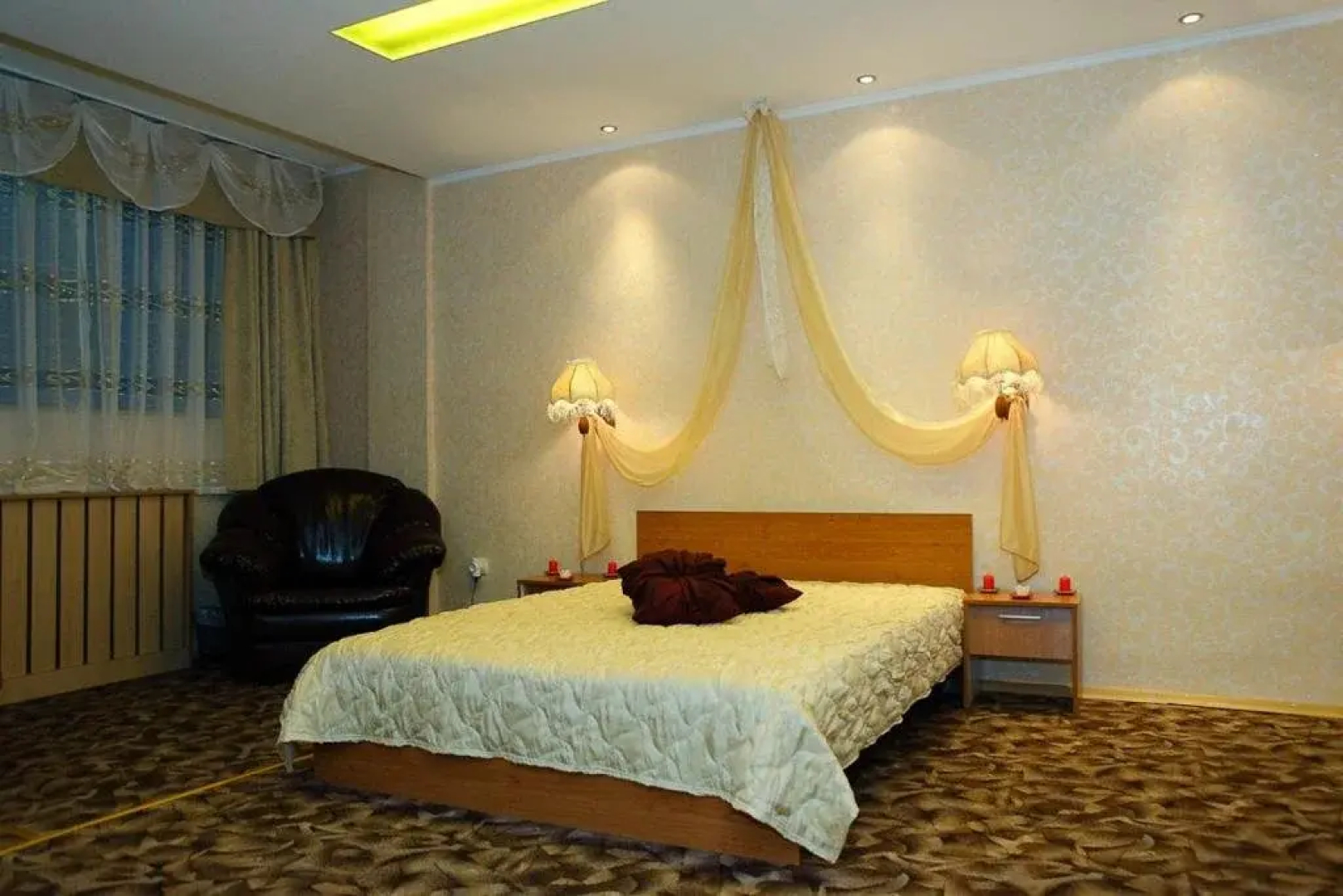 Yor-Daniel Hotel