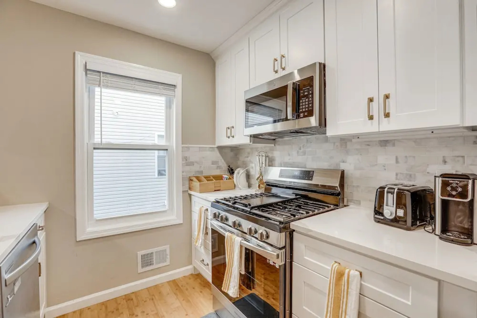 Irvington Vacation Rental ~ 20 Mi to Manhattan!