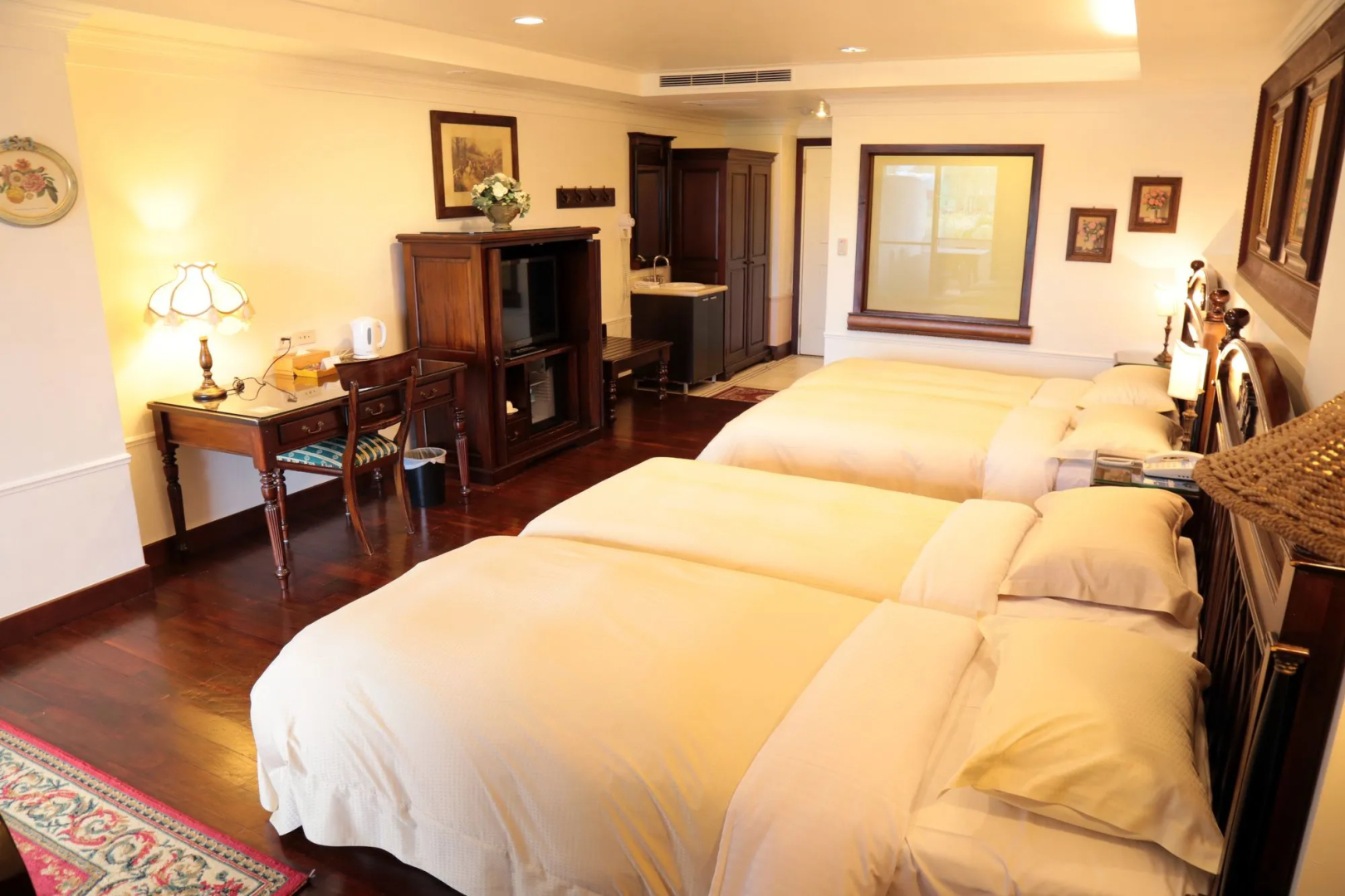 Shangrila Boutique Hotel
