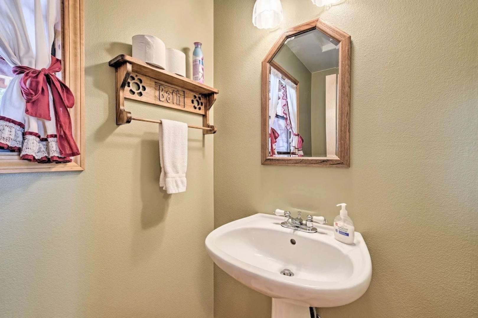 Near Bear Valley: Peaceful Arnold Home w/ Hot Tub